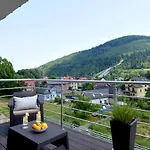 Sun Apartment *