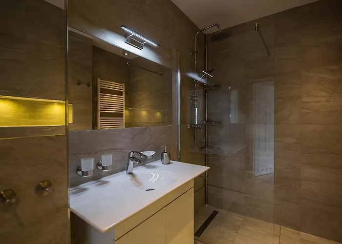 Sun דירה שצ'צ'ירק